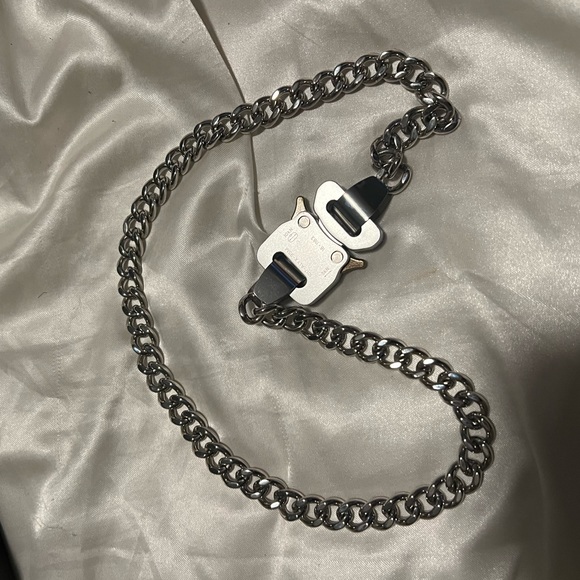 1017 ALYX 9SM
Silver Metal Buckle Necklace - Picture 3 of 5